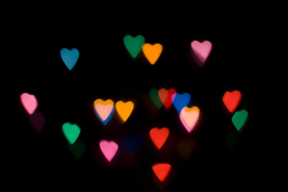 Carta social - Bokeh Love Hearts (Foto: Pixel Artistry/ Creative Commons)