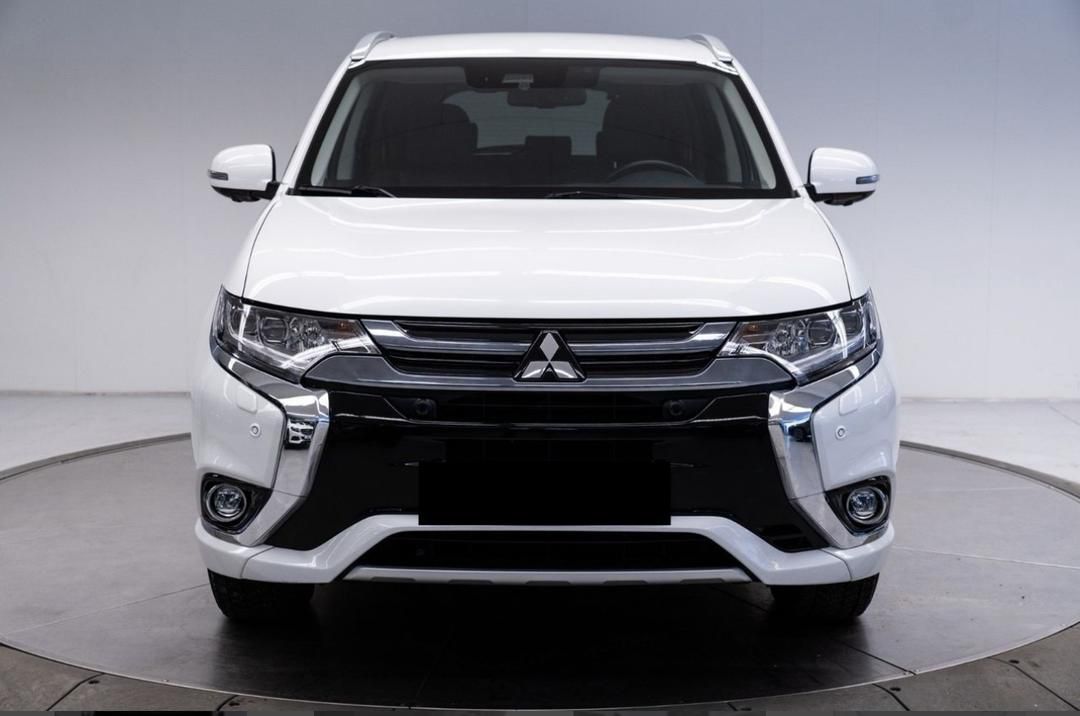 Mitsubishi Outlander PHEV 4WD