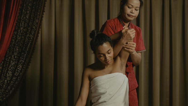 Watsu: The Ultimate Sensory Experience for Deep Relaxation - Meraki Spa Raipur