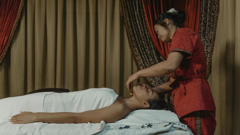 Lymphatic Drainage for Post-Surgery Recovery: What to Expect - Meraki Spa Raipur