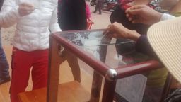 Quyên góp ủng hộ học sinh nghèo ăn tết