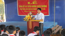 Thi đua khen thưởng