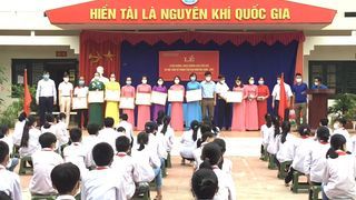 <a href=index.html title="Tin tức" rel="dofollow">Tin tức</a>