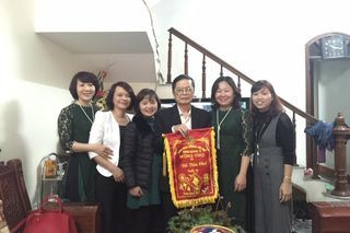 dai_dien_Cd_truong_THdB_2_den_chuc_Tho_bo_d_c_Hai_Anh_tron_70_tuoi_2360fc72f7