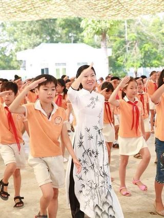 Hoat_dong_rat_soi_noi_cua_cac_tiet_sinh_hoat_tap_the