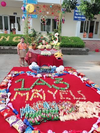 Ban_Vu_Thuy_Trang_dai_dien_lop_1a3_thuyet_trinh_ve_mam_co_trung_thu_3c7de3e9aa