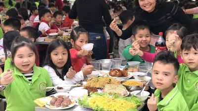 Tiệc liên hoan cuối năm của các con