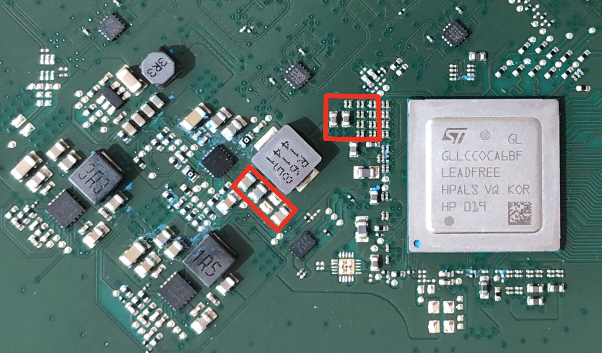 Decoupling capacitors