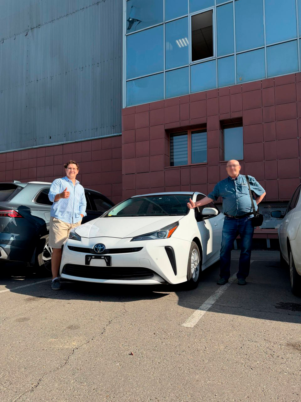 Toyota Prius — PRIVOZ.AUTO