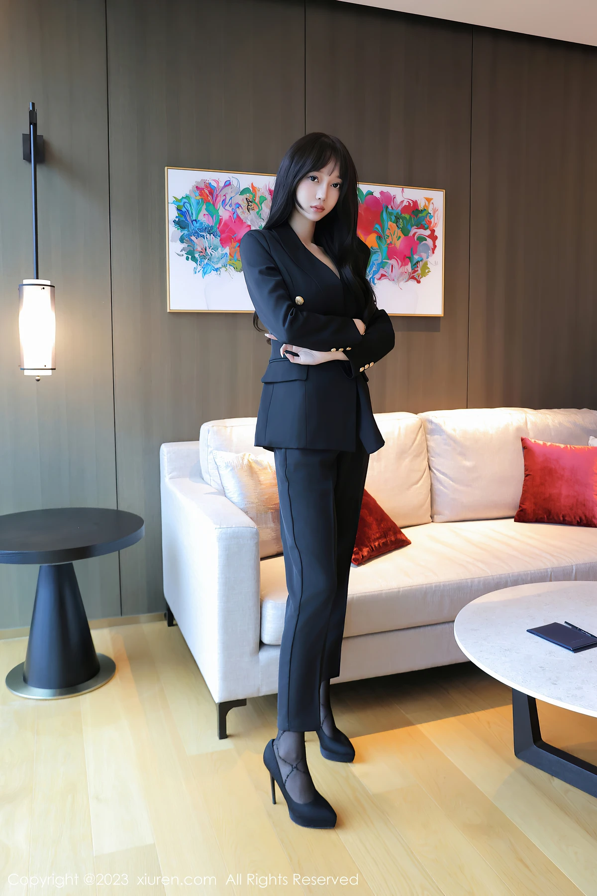 XiuRen No.7502 玥儿玥er济州岛旅拍：DJ圈吸睛王炸！78张写真让你的邀请单爆单 - 1