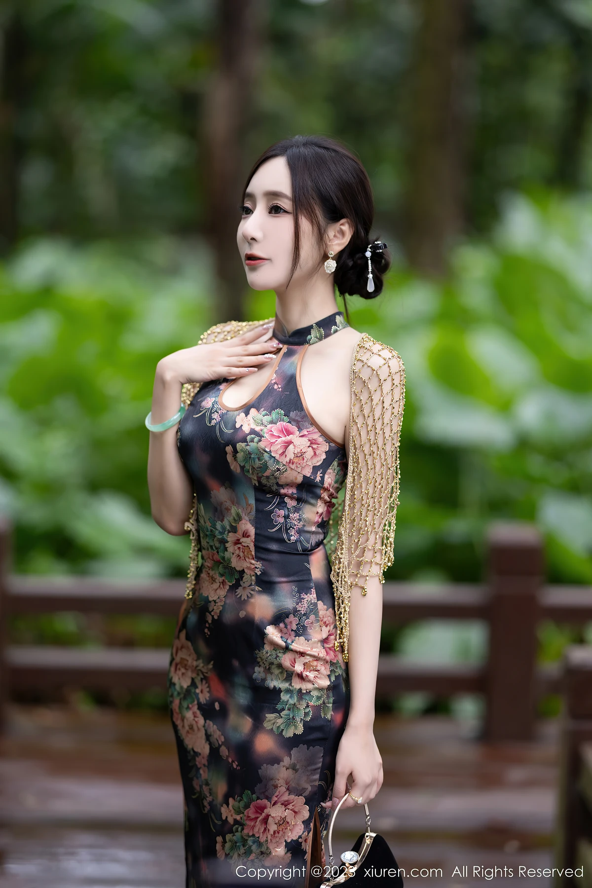 No.7495王馨瑶yanni：安吉旅拍81P！花纹旗袍裹不住的御姐魅力，解锁你的高光写真 - 4