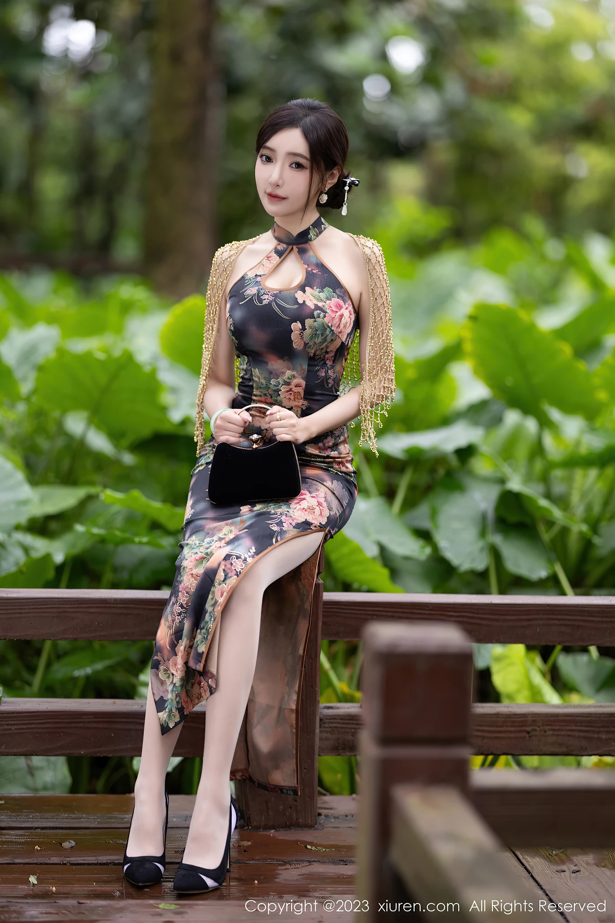 No.7495王馨瑶yanni：安吉旅拍81P！花纹旗袍裹不住的御姐魅力，解锁你的高光写真 - 5