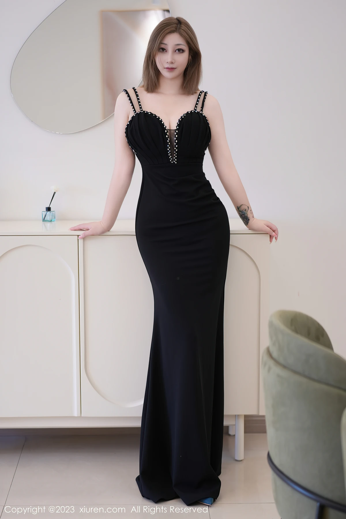 XiuRen No.7427 妲己_Toxic：60P职业魅力写真，解锁模特吸单密码！ - 1