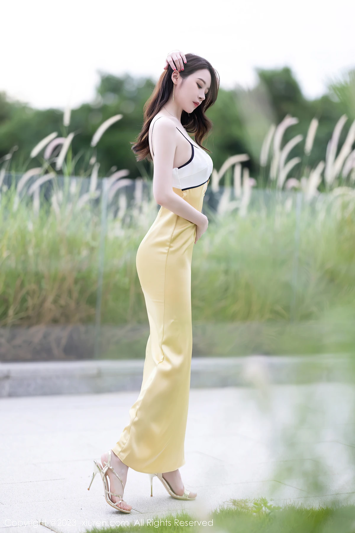 XiuRen No.7444梦心玥安吉旅拍 薄纱映曲线，解锁你的魅力高光时刻 - 1