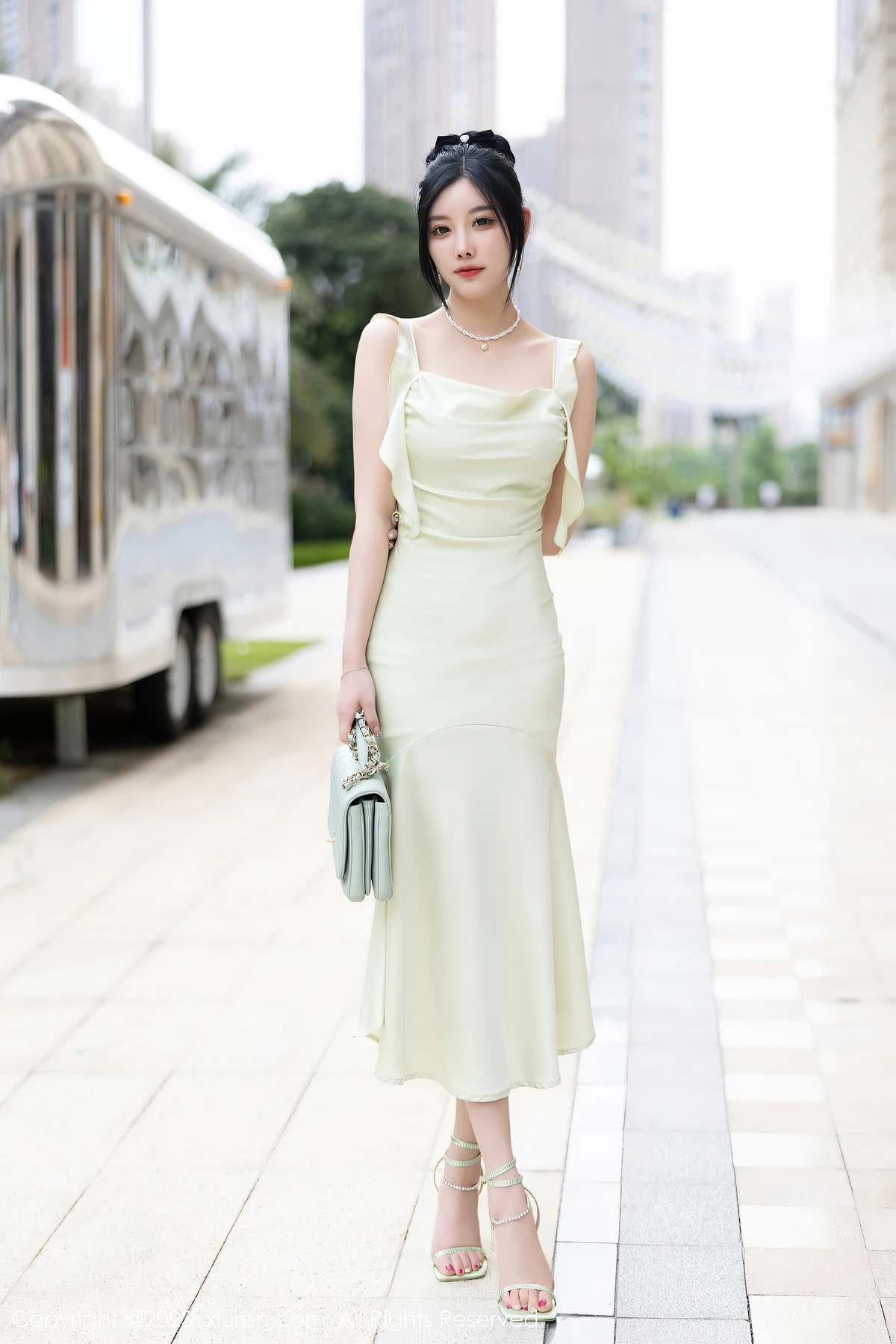 秀人网No.7410杨晨晨Yome安吉旅拍：解锁2种致命魅力，主播也能拍的高光写真！ - 1