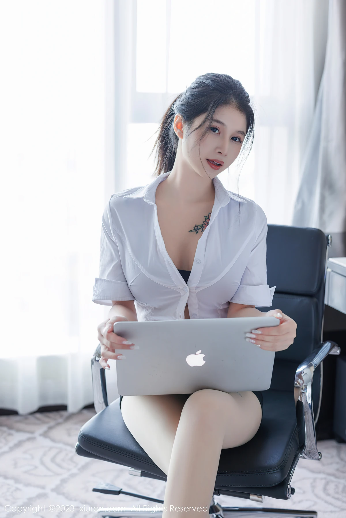 秀人网No.7406灵诗怡 DJ抢订密码:45P写真藏着让客户秒心动的公式 - 3