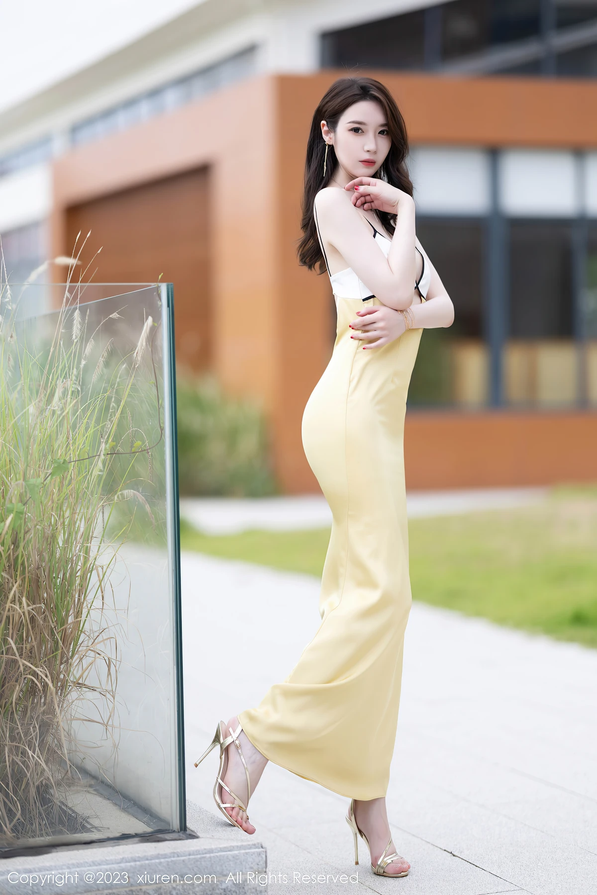 XiuRen No.7444梦心玥安吉旅拍 薄纱映曲线，解锁你的魅力高光时刻 - 4