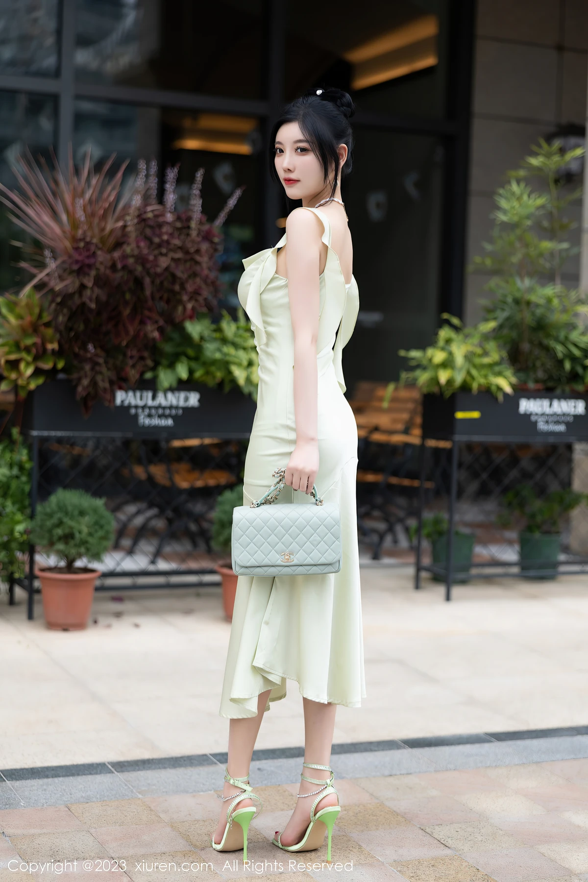 秀人网No.7410杨晨晨Yome安吉旅拍：解锁2种致命魅力，主播也能拍的高光写真！ - 4