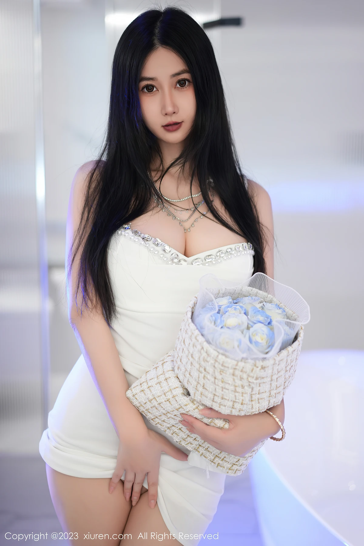 XiuRen No.7447 成都甜妹laura阿姣:白色吊带+高跟,解锁你的真实魅力感写真 - 4