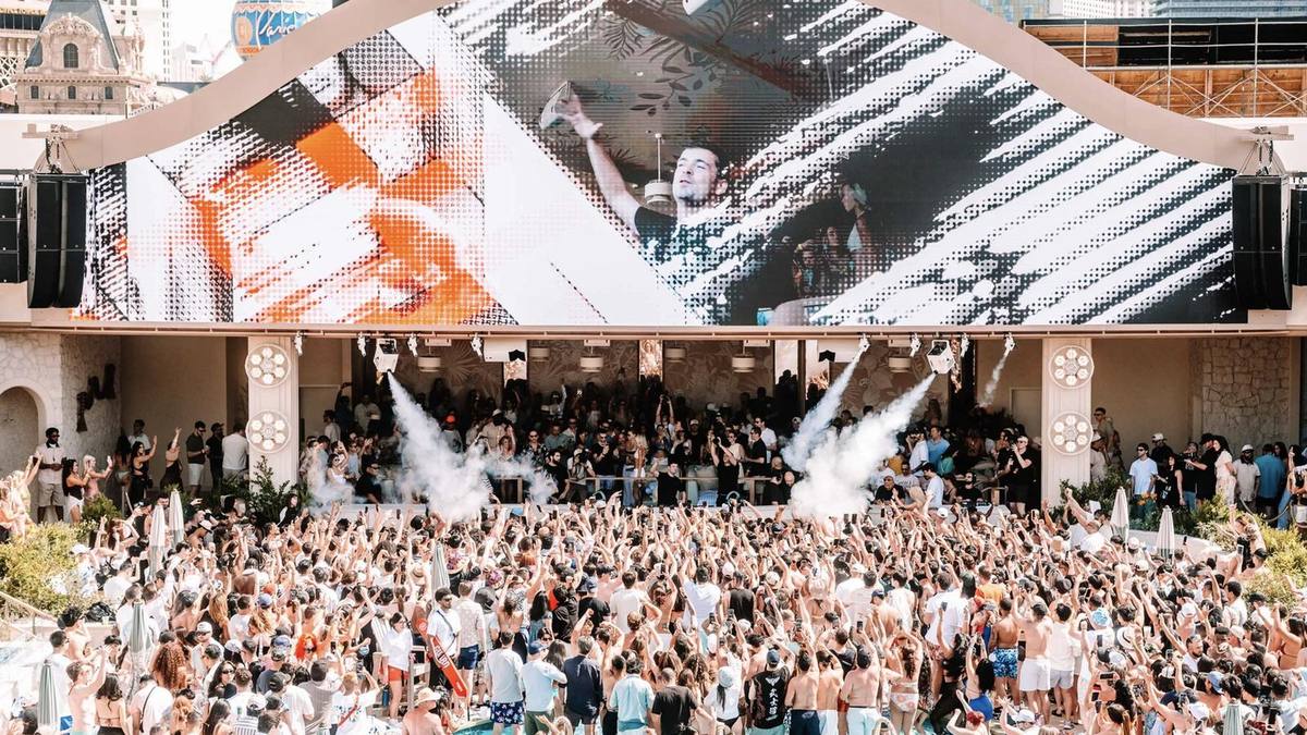 Las Vegas VIP Pool Crawl