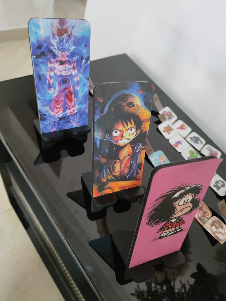 Portacelulares Goku, Luffy y Mafalda