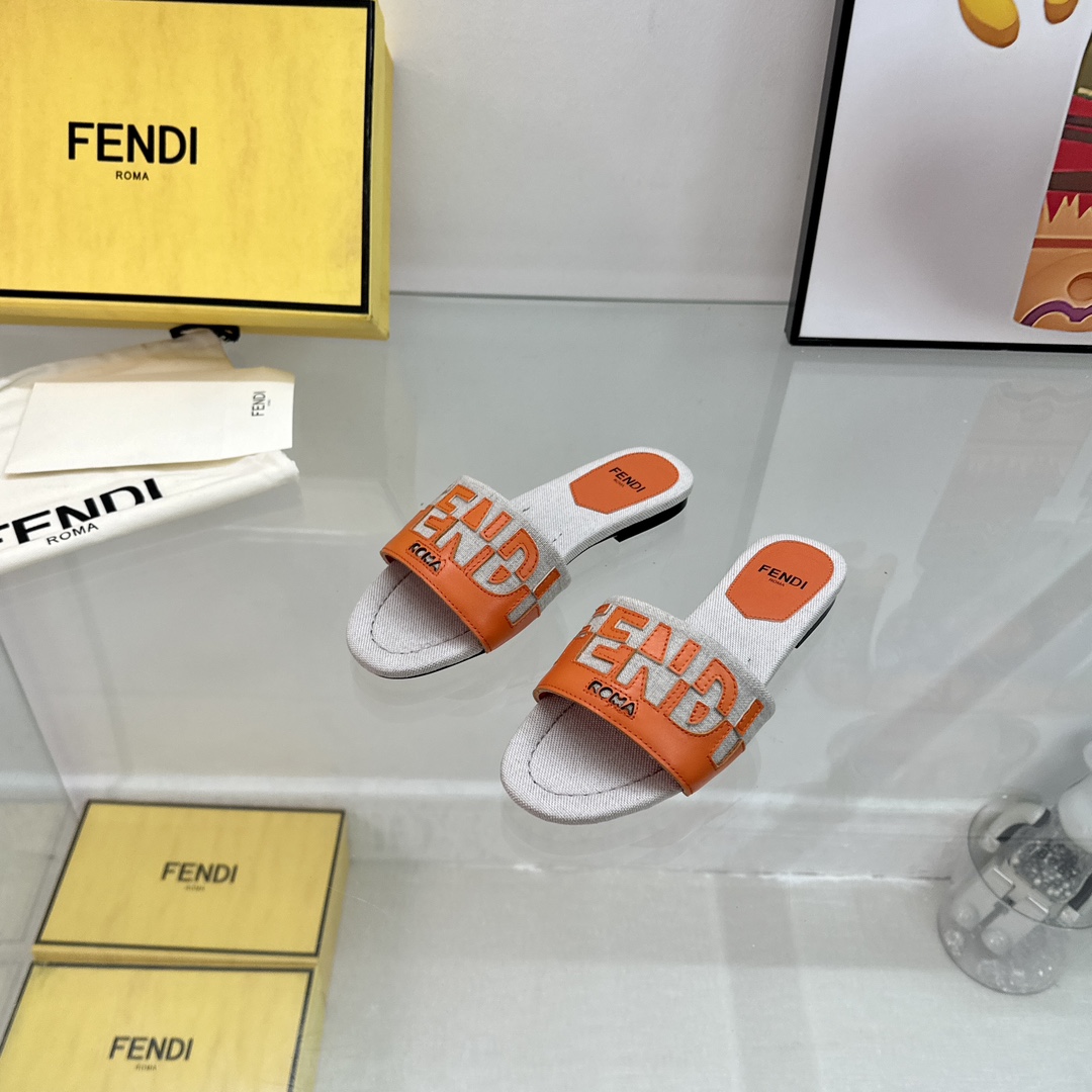 Fendi Flat Slippers