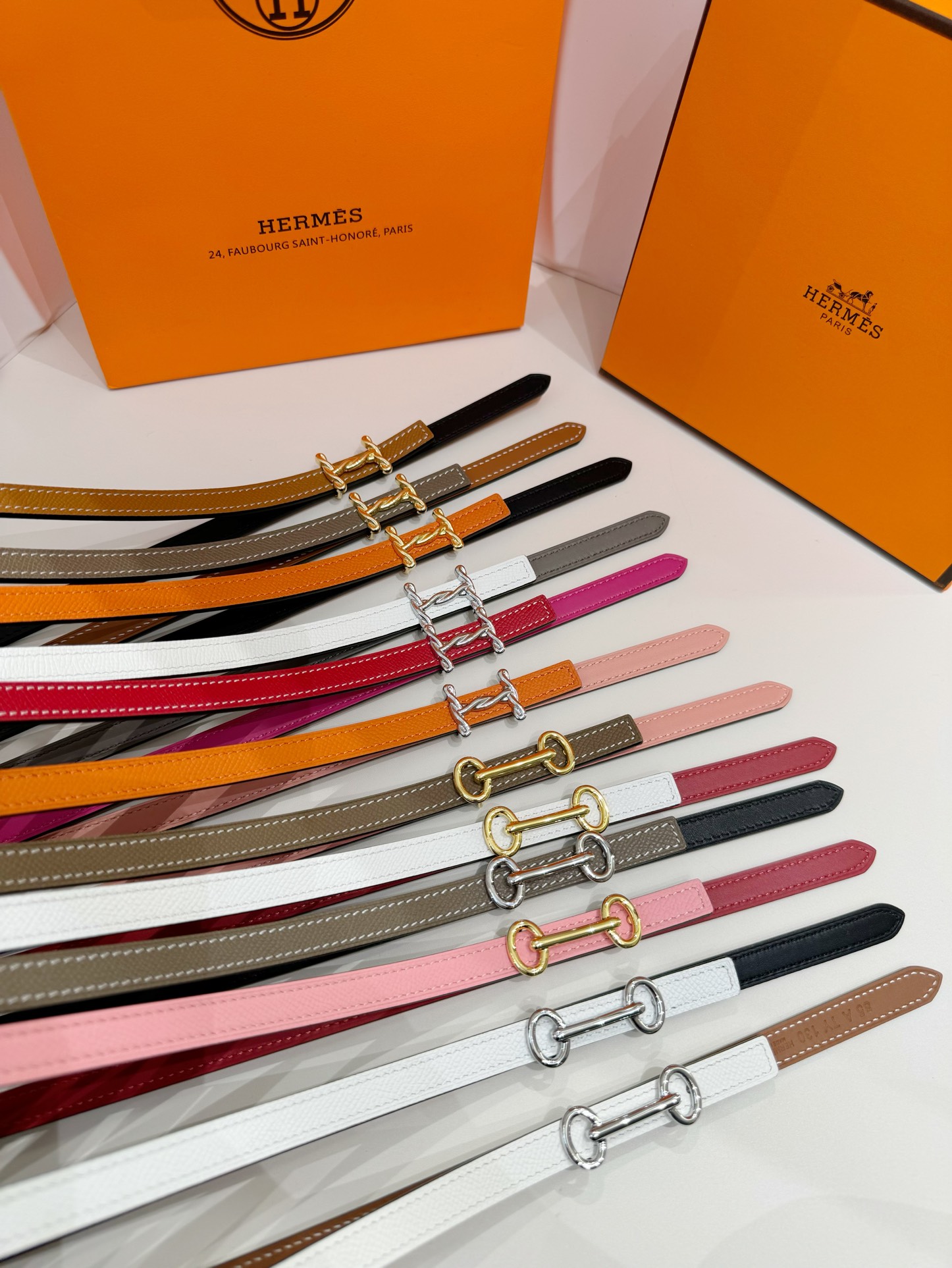 Hermes 1.3cm Palm-Embossed Slim Belt