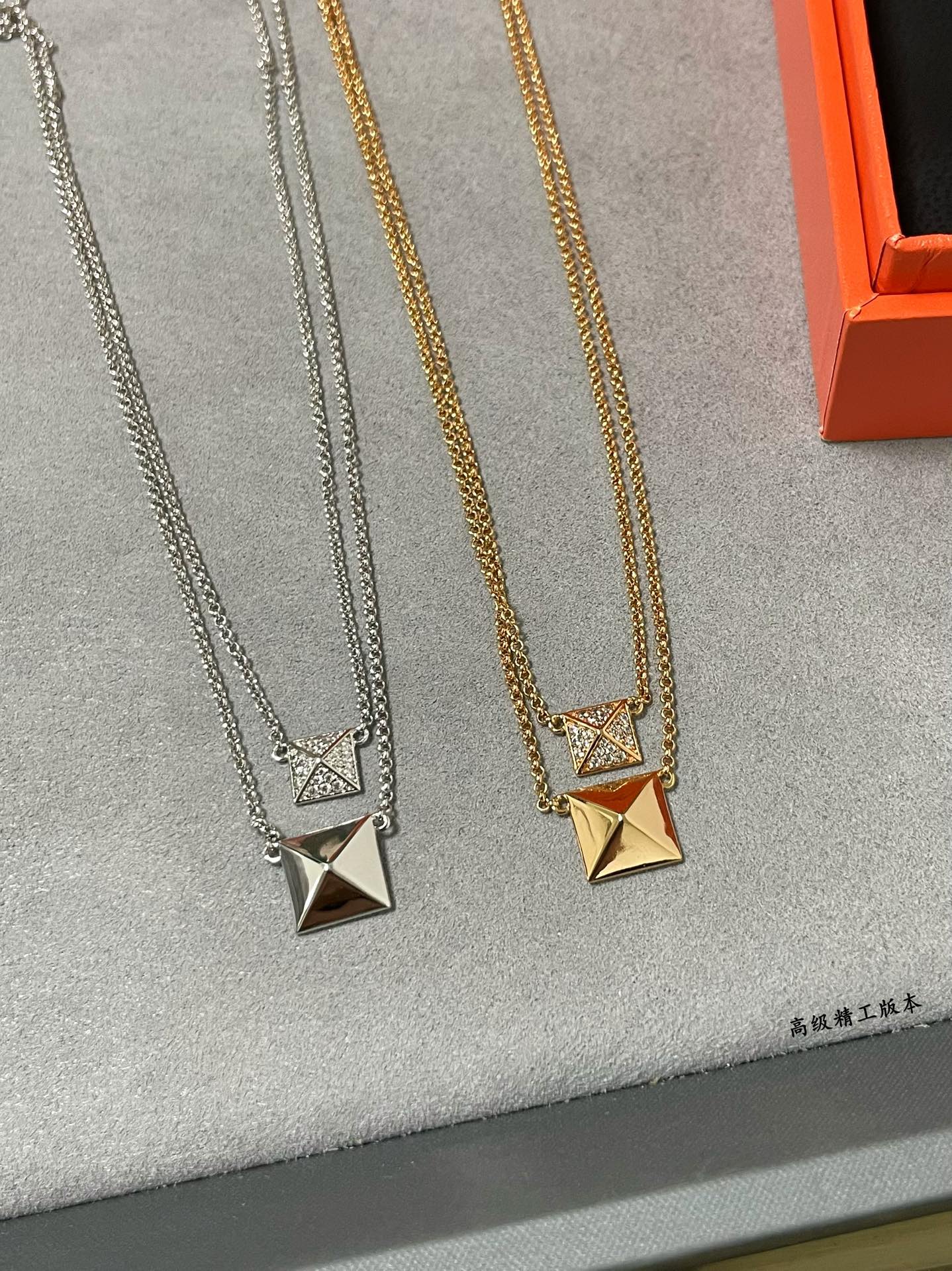 Hermes Double-Layered Rivet Necklace V Gold