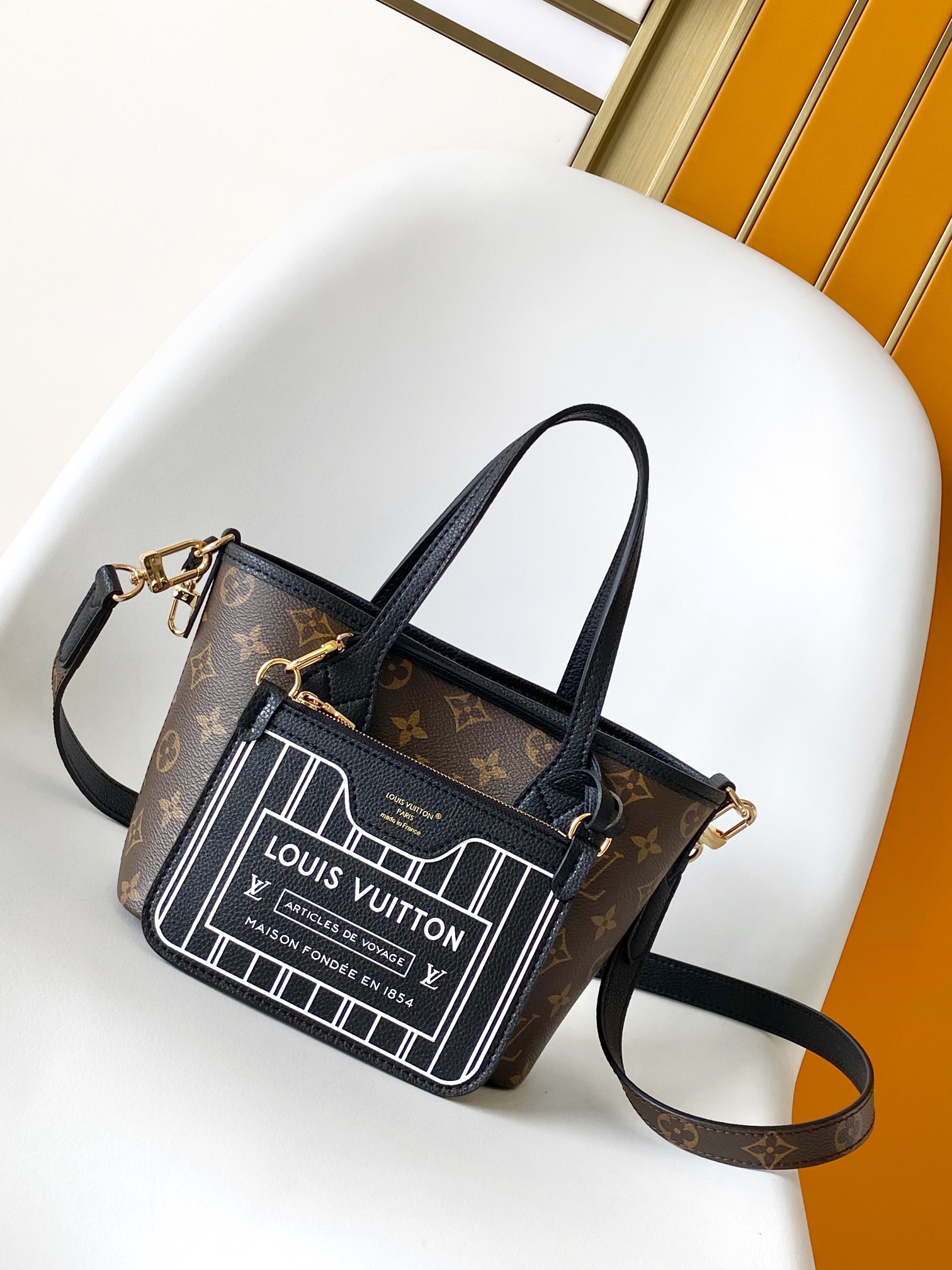 LV Neverfull Inside Out Bandouliere Bag