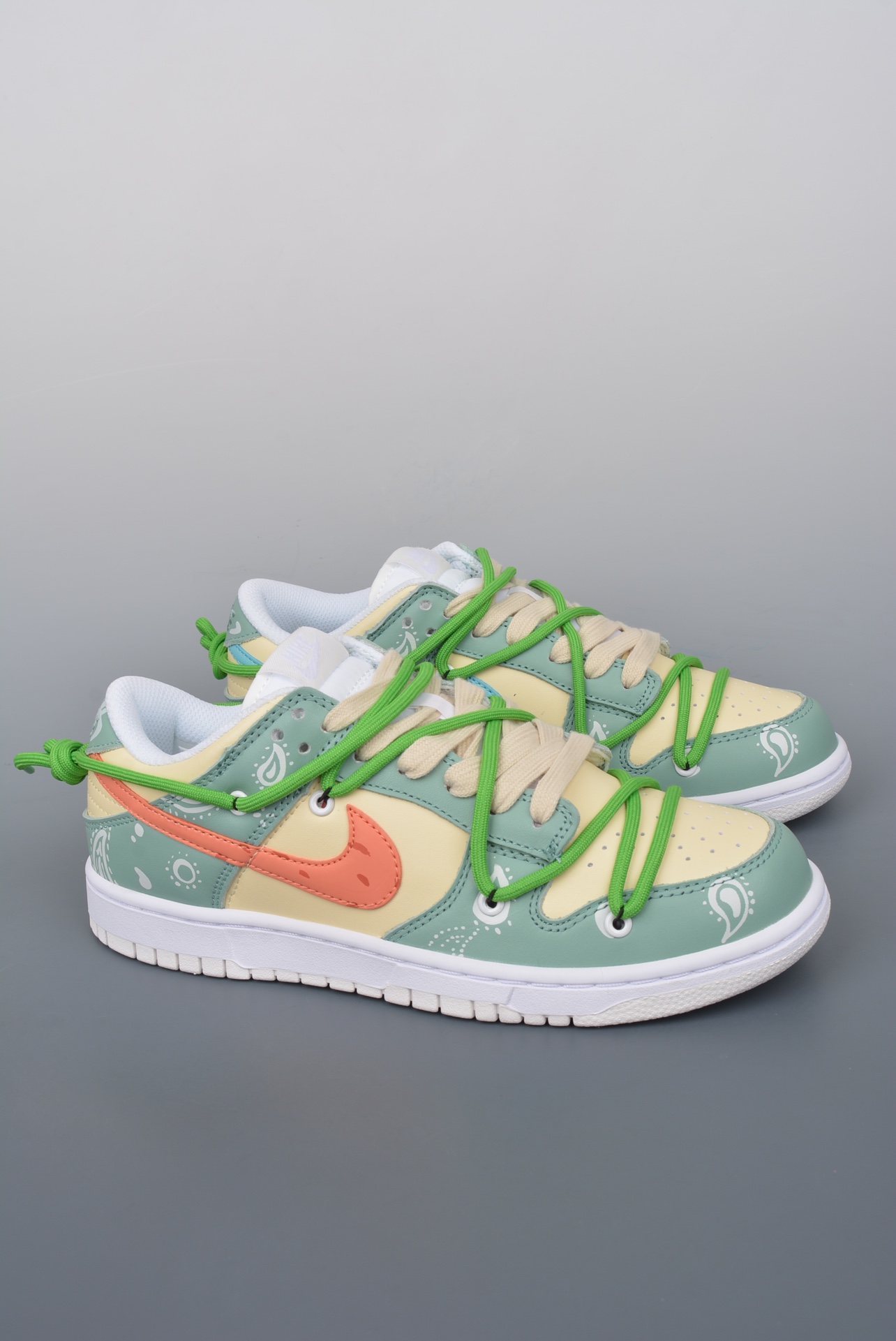Nike Dunk Low SE Retro