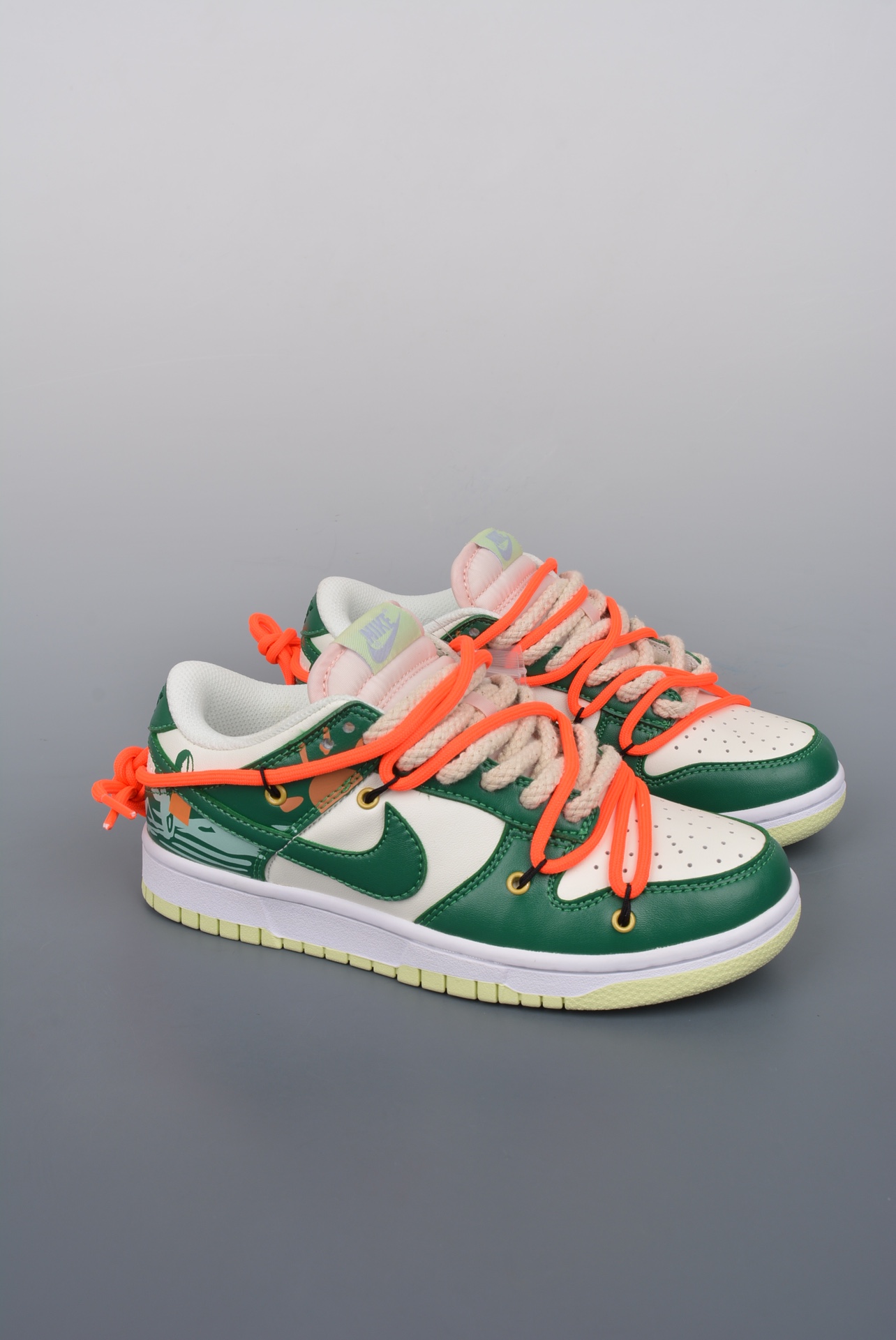 Nike SB Dunk Low Desert Cactus