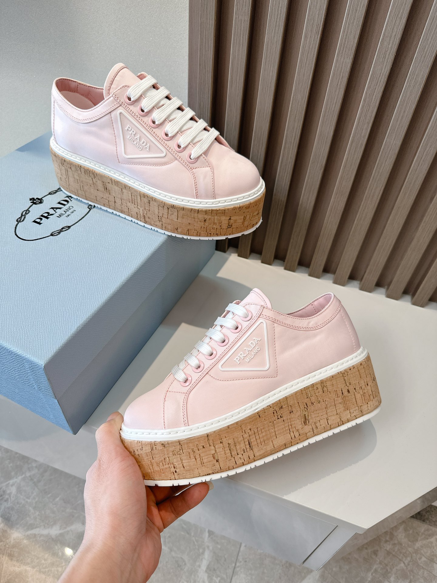 SNGG Sawtooth Thick-Sole Sneakers