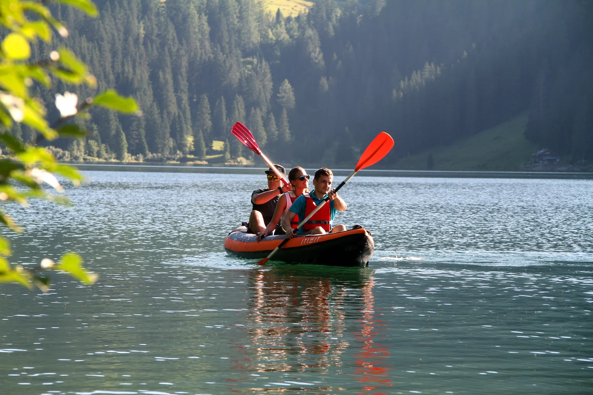 Kayaking — guided summer activity in Gstaad and Rougemont