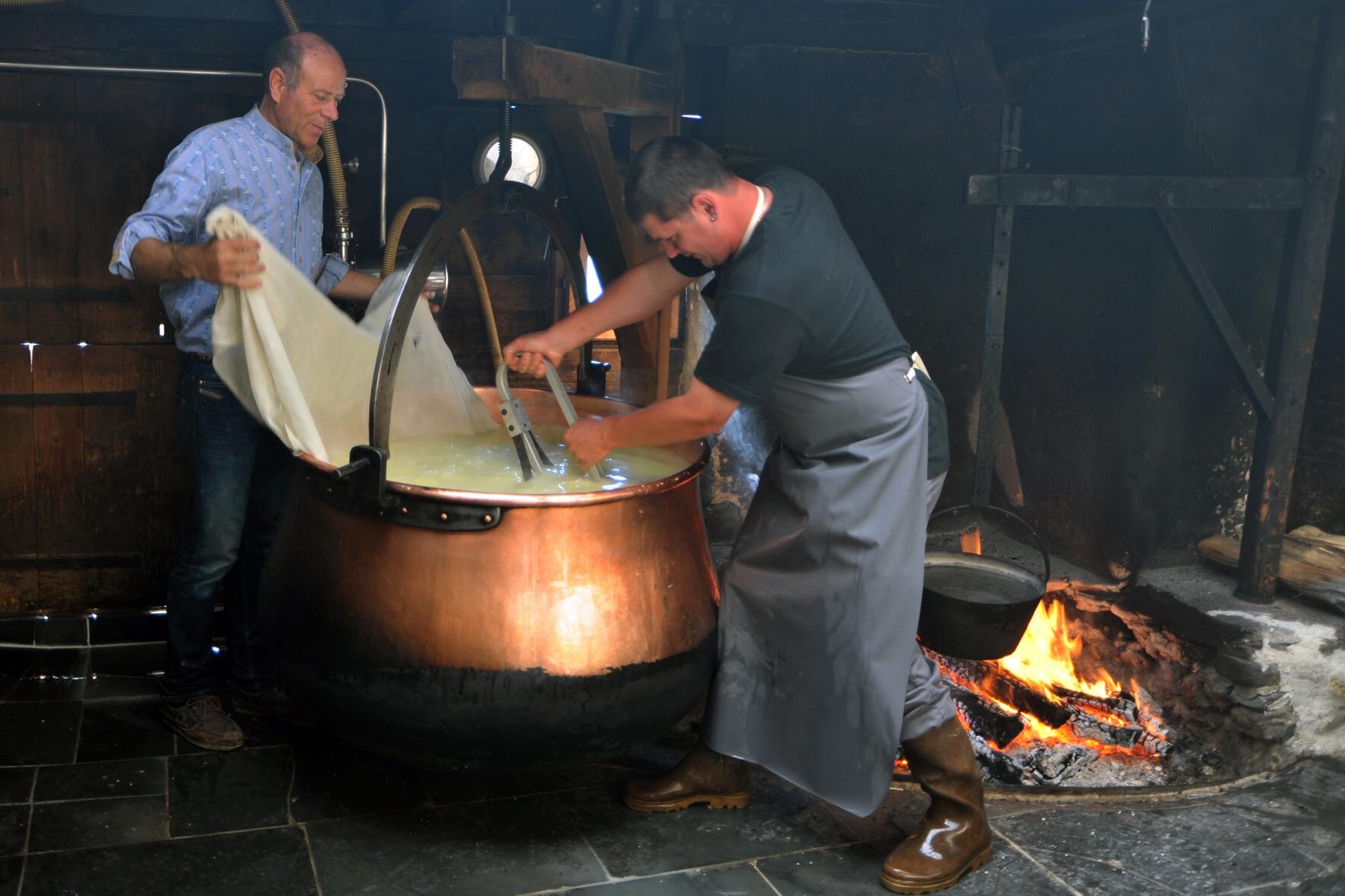 Cheese Making & Farm Visit — guided summer activity in Gstaad and Rougemont