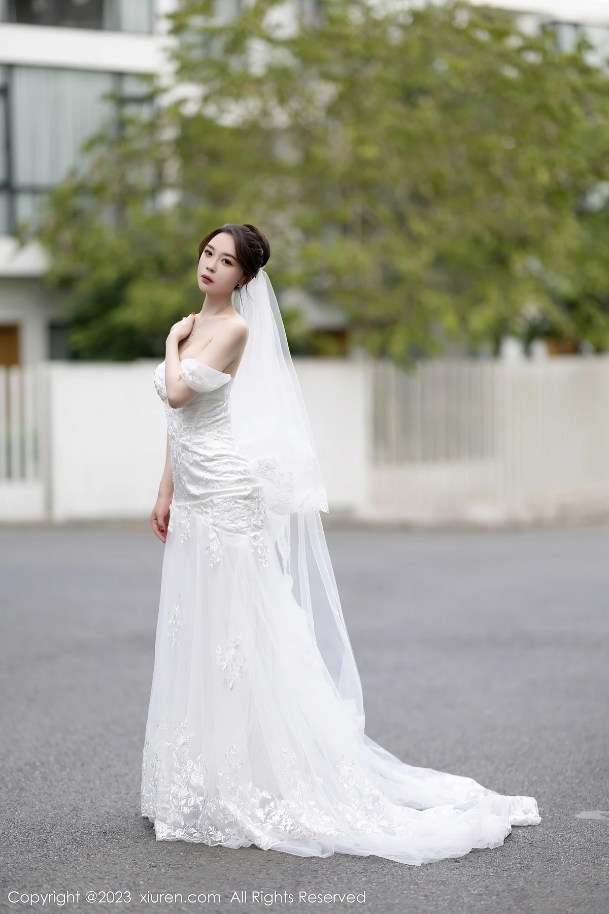 秀人网No.7310 梦心玥:安吉白纱旅拍解锁30+女性性感张力,83P帧帧戳心动 - 1