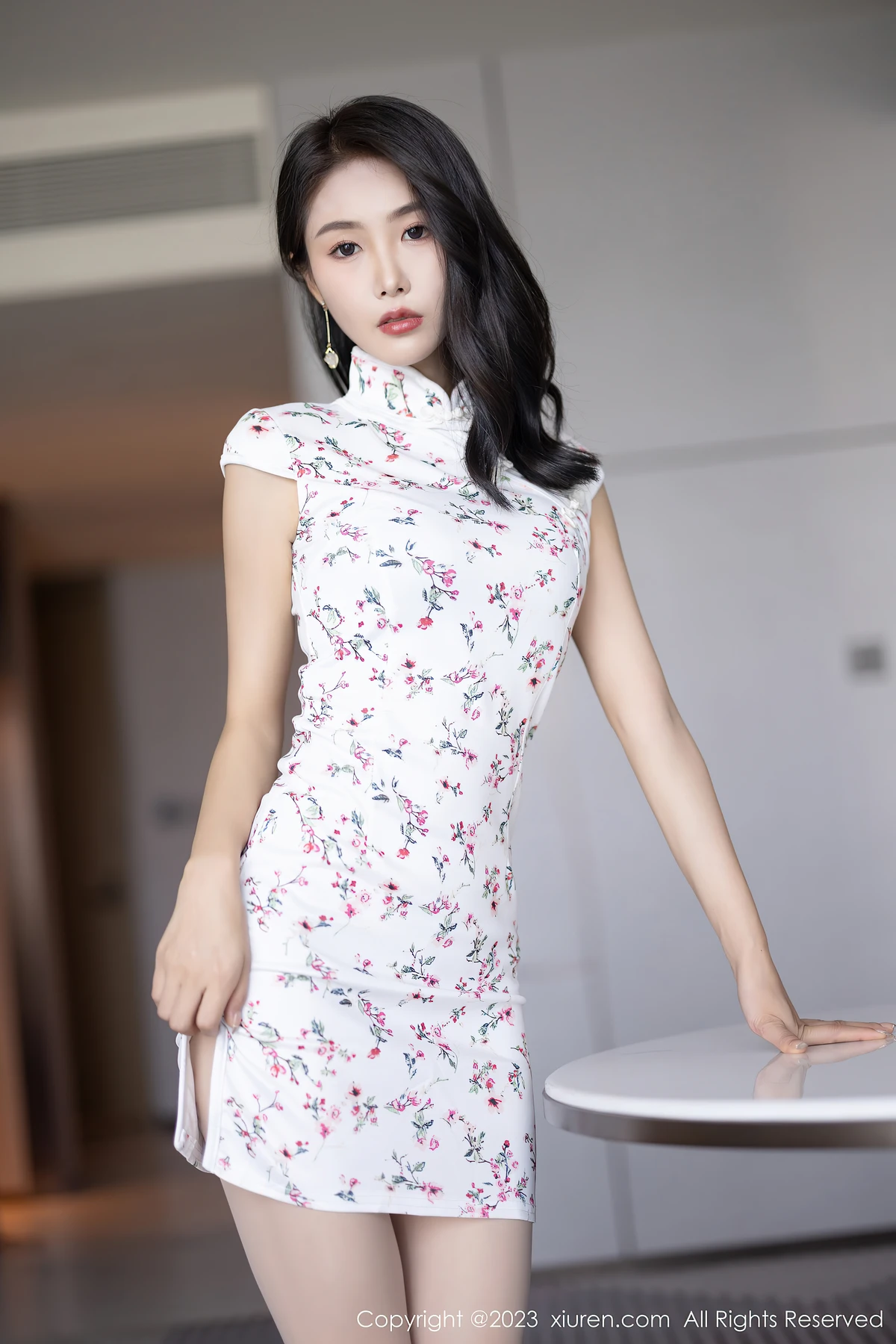 No.7279 苏苏阿：白色旗袍+原色丝袜，解锁模特圈吸睛密码！ - 3