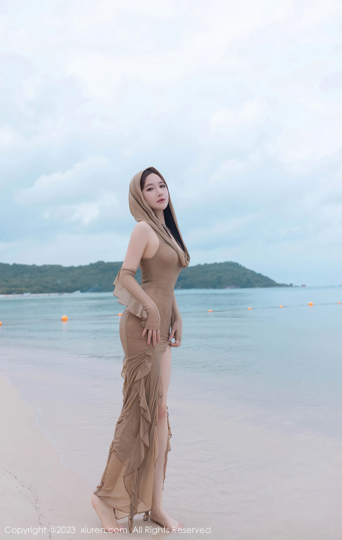 XiuRen No.7288鱼子酱Fish：沙滩咖啡裙里的松弛感，舞蹈主播都爱拿它当封面！ - 5