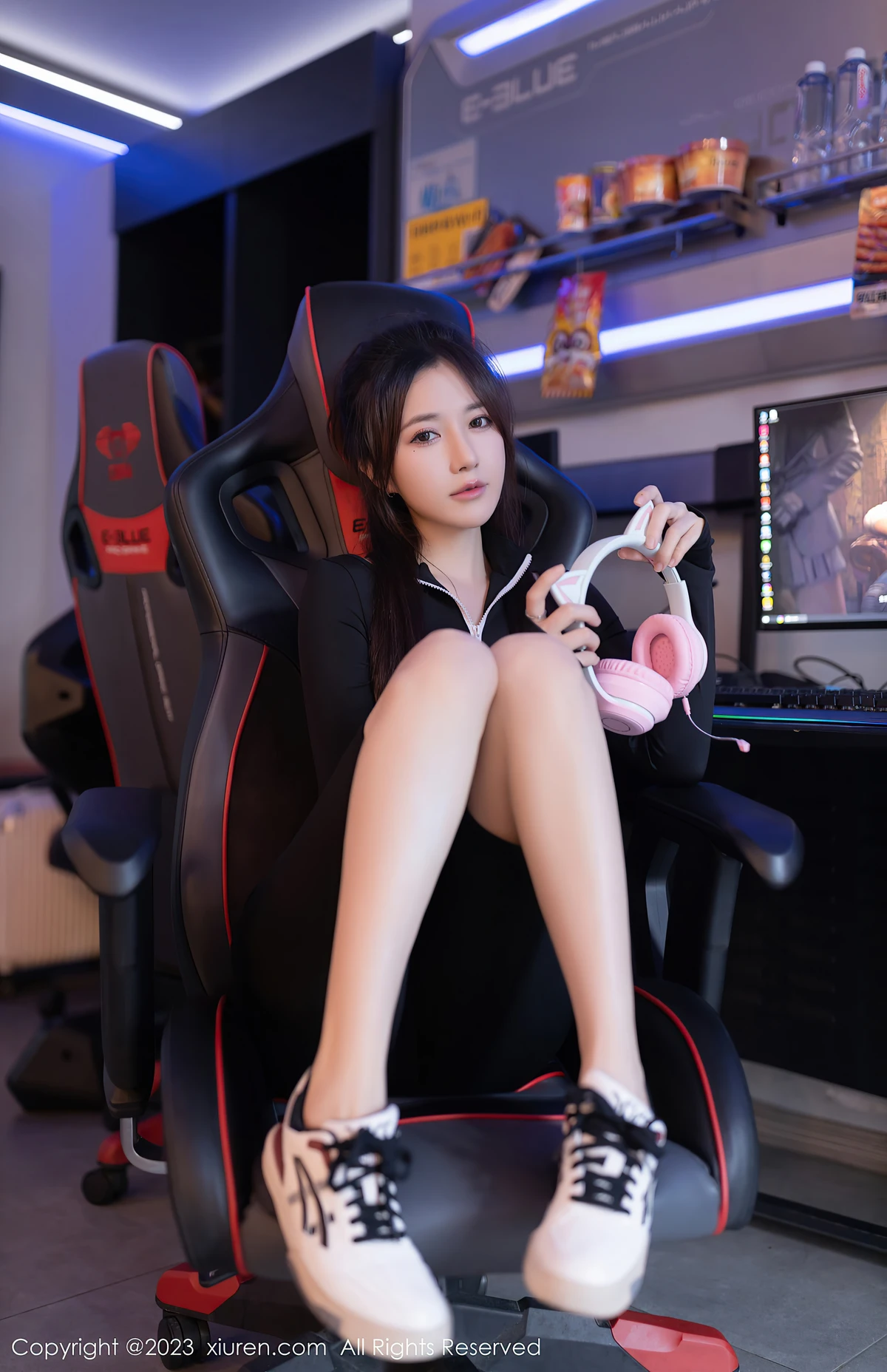 XiuRen No.7361鱼子酱Fish 电竞房里的魅惑狙击，81P拉满你的魅力值！ - 3