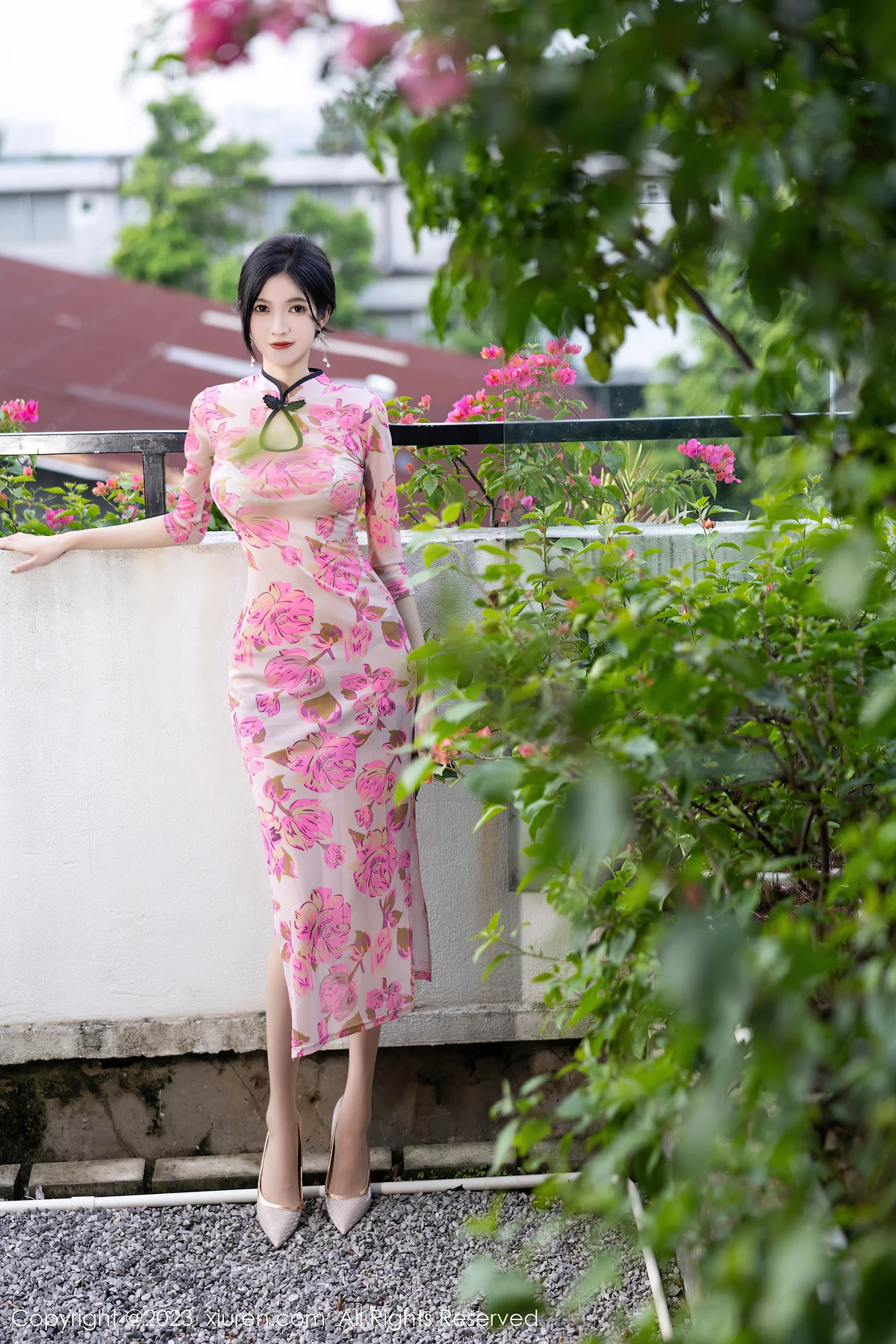 XiuRen No.7388 程程程-安吉旅拍:粉色旗袍+原色丝袜,解锁舞蹈女主播的东方性感 - 5