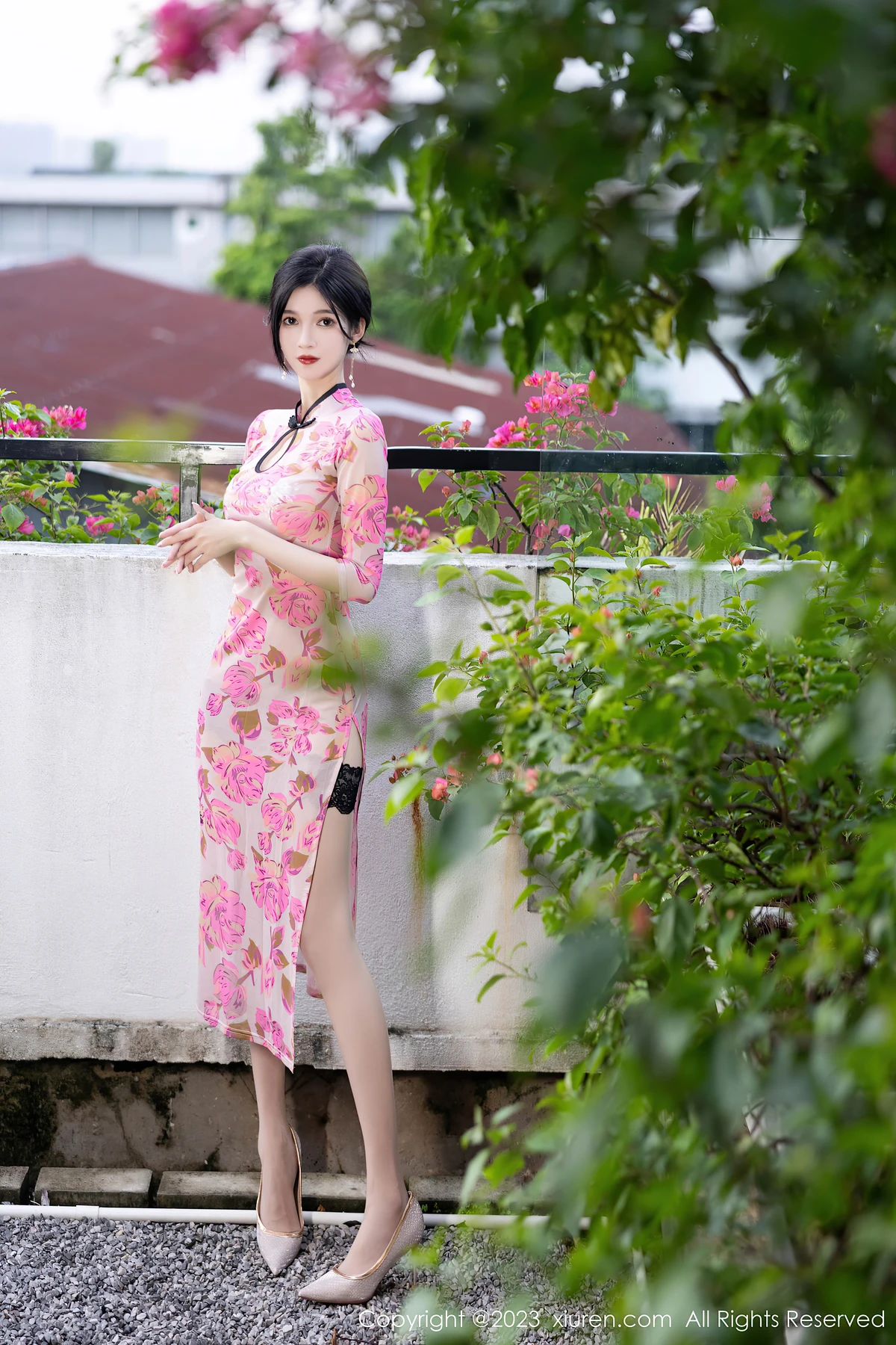 XiuRen No.7388 程程程-安吉旅拍:粉色旗袍+原色丝袜,解锁舞蹈女主播的东方性感 - 6