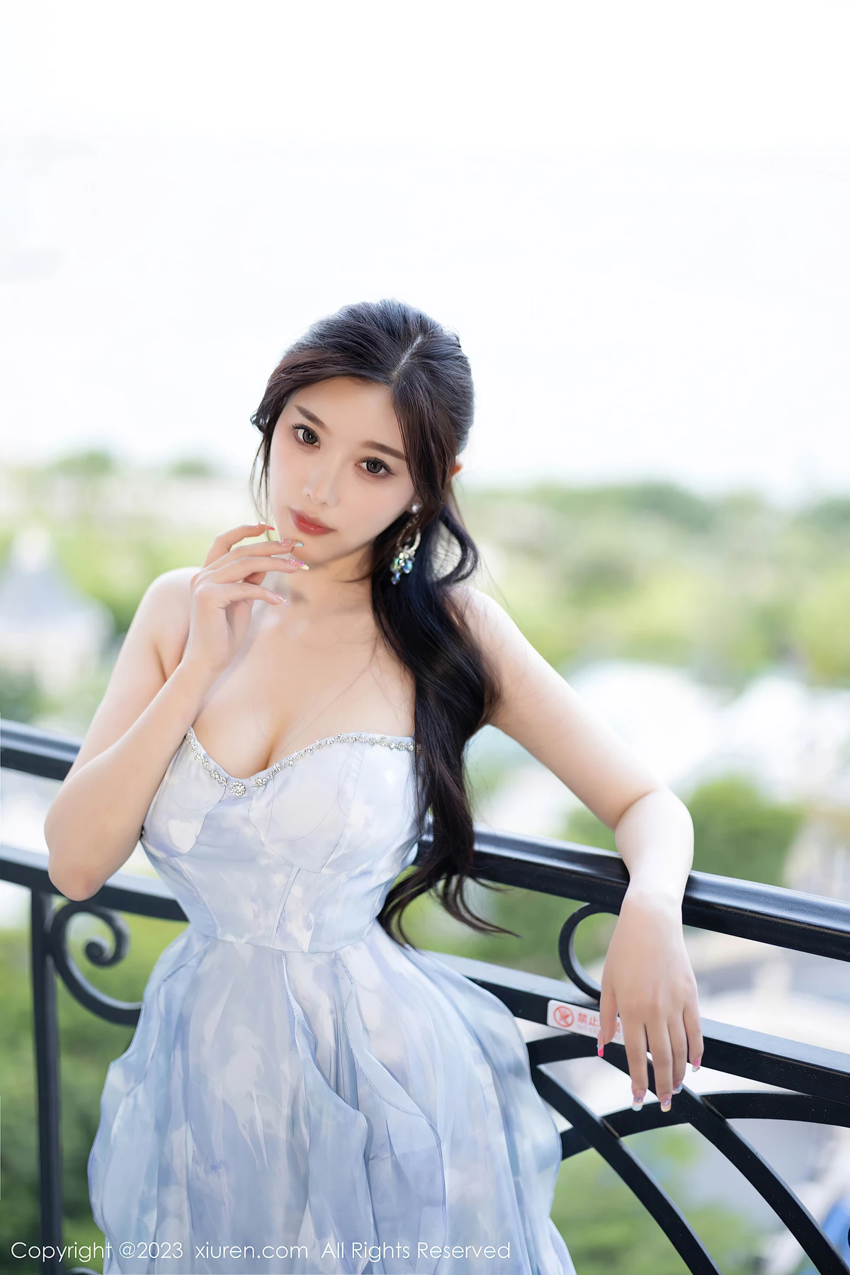 XiuRen No.7382 杨晨晨Yome：低胸裙叠超薄丝滑的致命诱惑，121P解锁你的自信高光时刻 - 7