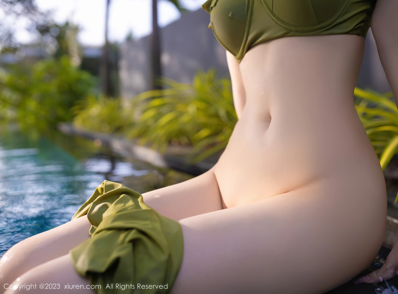 XiuRen No.7189 鱼子酱Fish泳池果绿比基尼：DJ圈吸睛的魅力密码 - 6