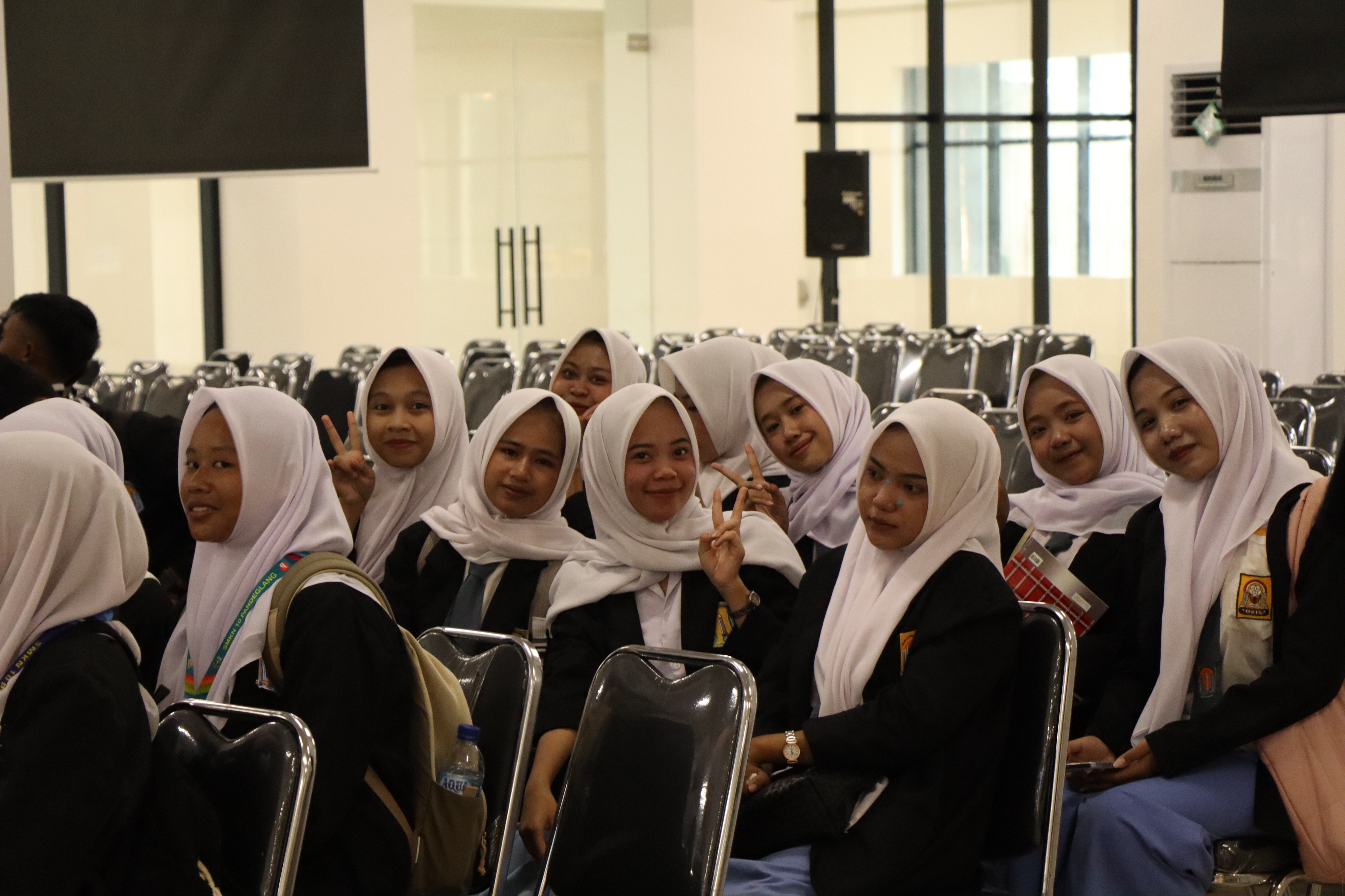 Sosialisasi ORBIT UNPAM Serang bersama siswa