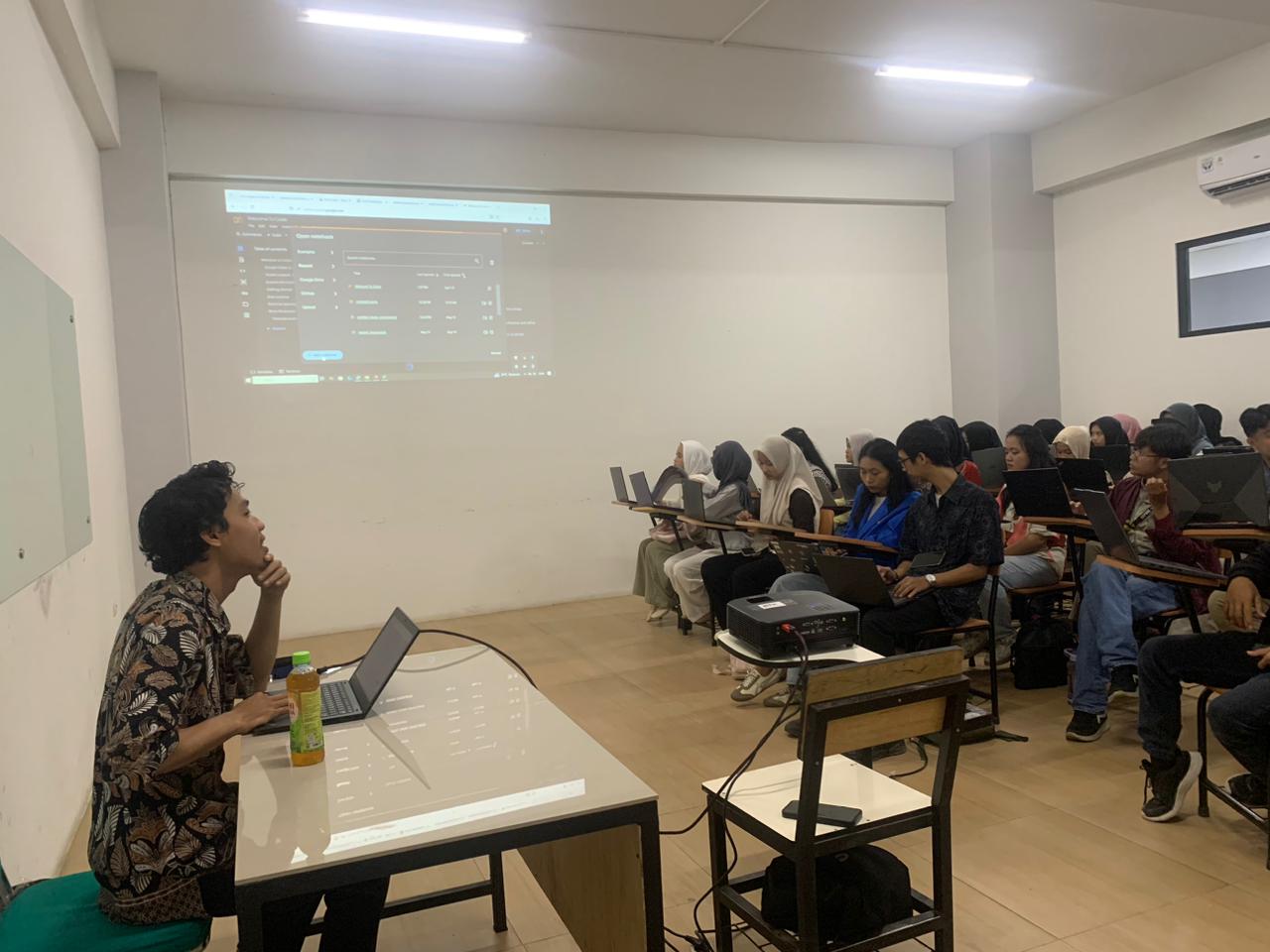 Sesi praktik Python menggunakan Google Colab