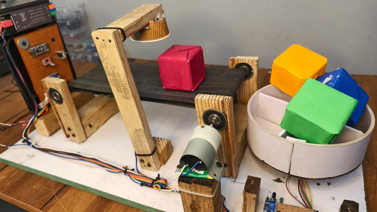 IoT-Enabled Smart Object Sorting Machine with Real-Time Monitoring