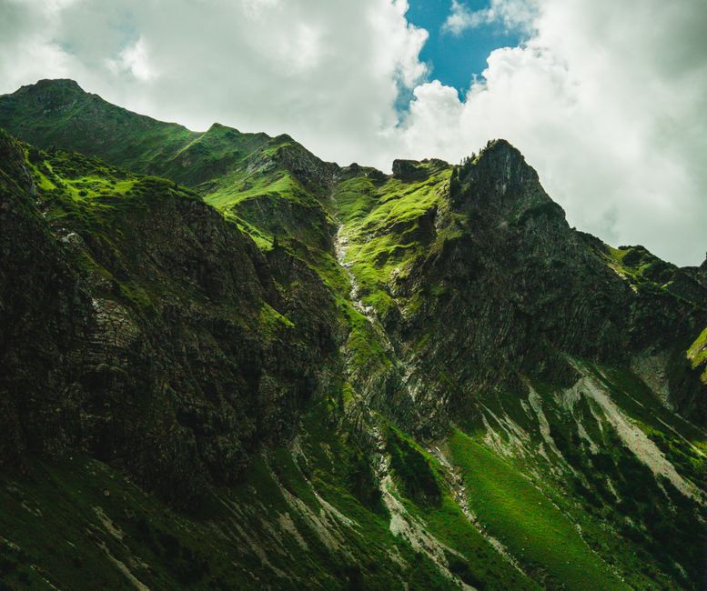 Mountain Breathtaking View Of Lush Green Mountain Peaks Under A Dramatic Cloudy Sky, Perfect For Nature Enthusiasts. HD Wallpaper #3852