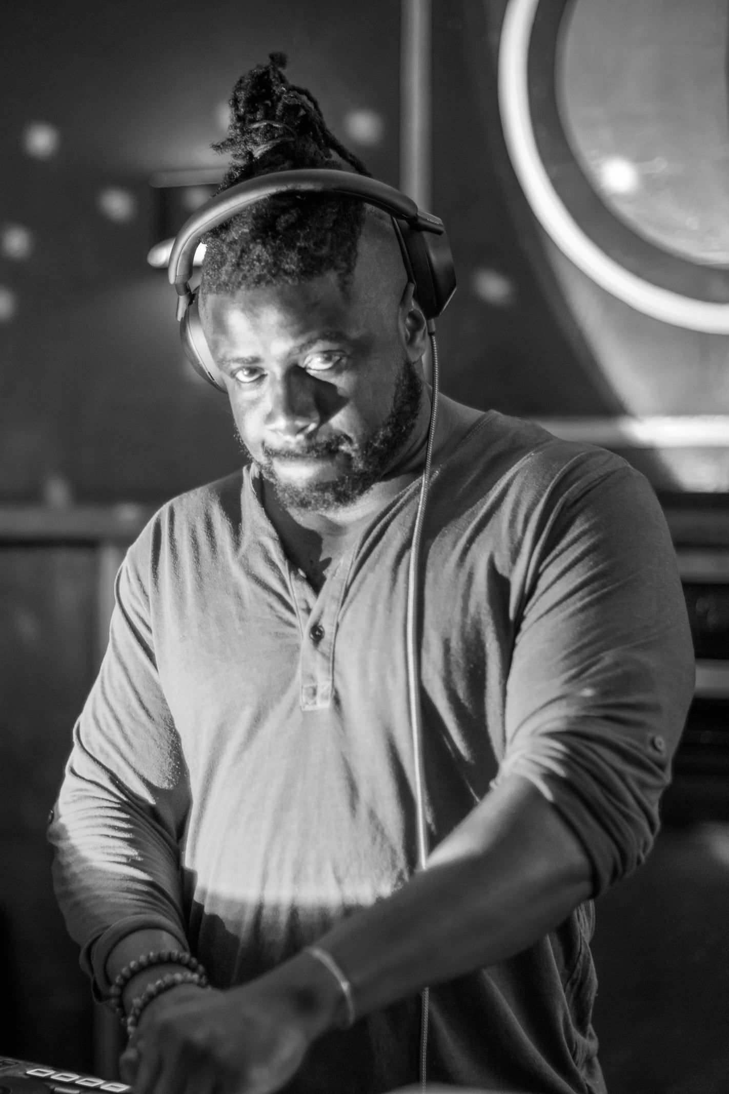 Tobi DJing