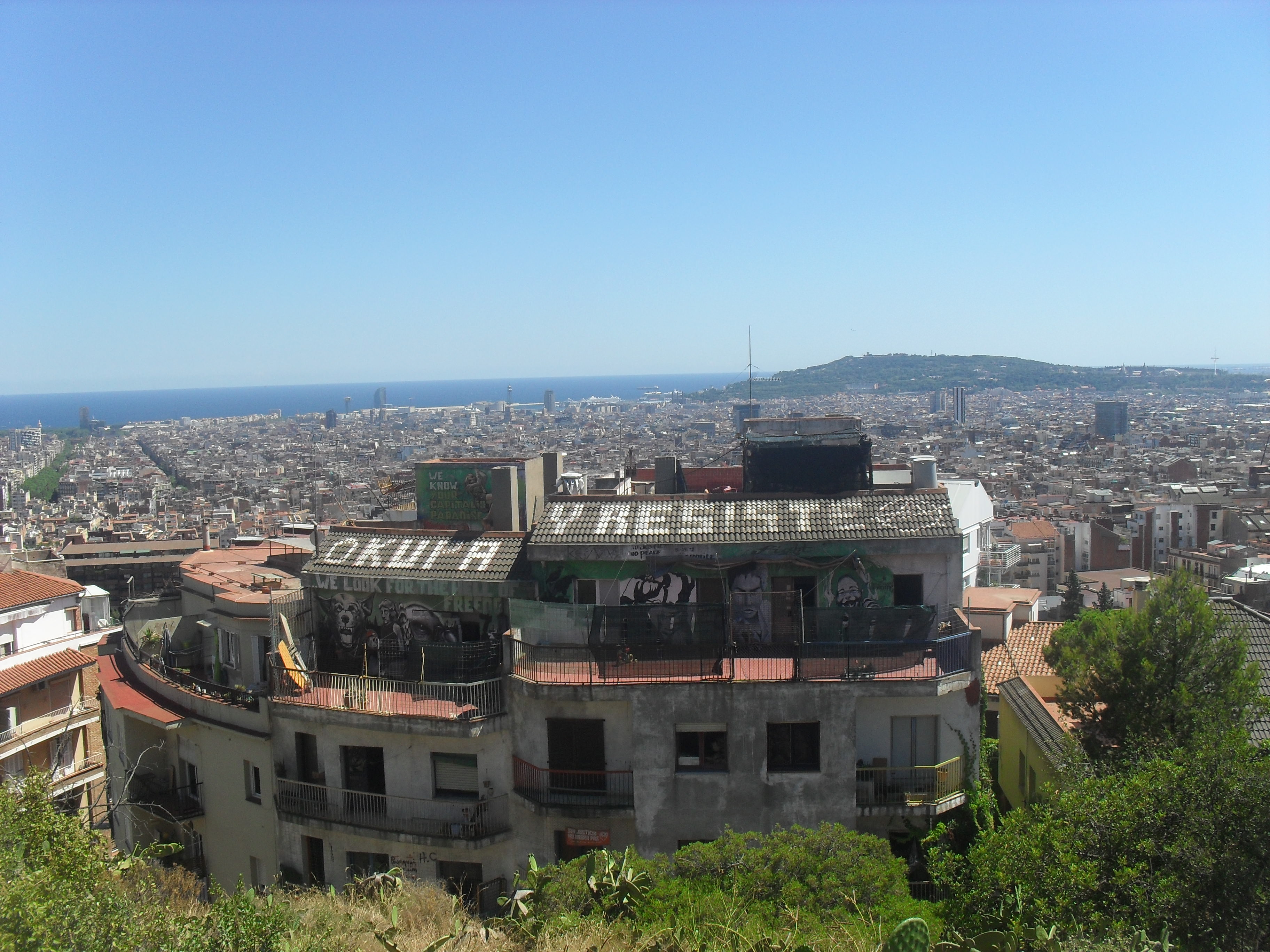 Sign of Okupa y resiste in Barcelona