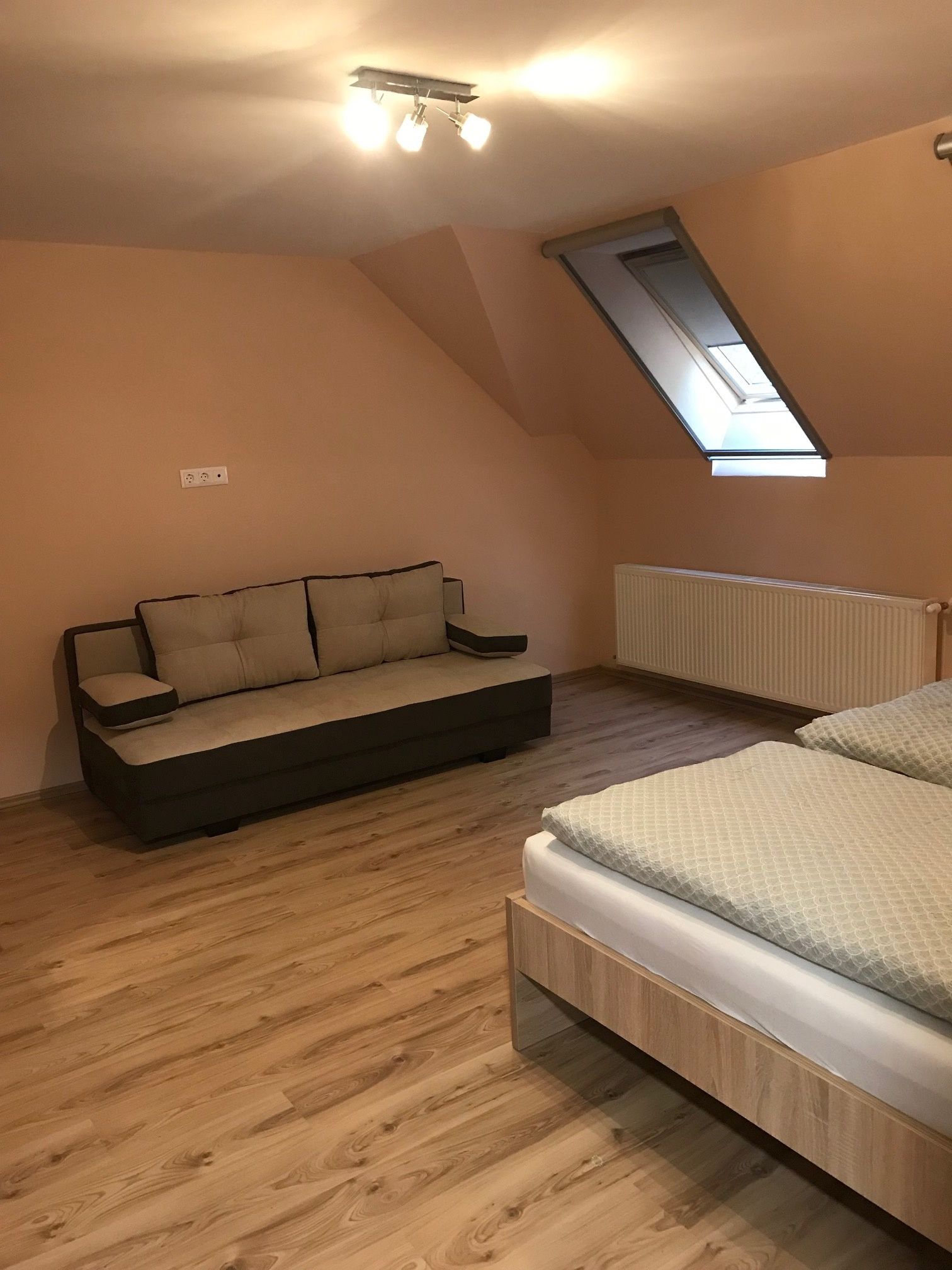 Kétágyas szoba fürdőszoba