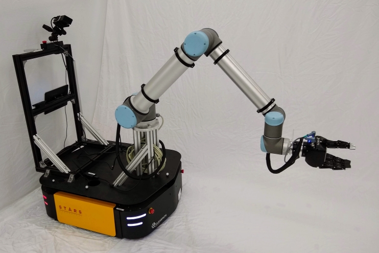 Mobile manipulator robot